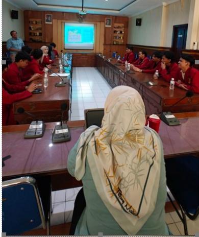 dari-kampus-ke-pasar-global--mahasiswa-umy-menggali-ilmu-ekspor-di-kantor-disperindag-diy